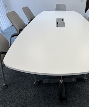 Stół konferencyjny KINNARPS 280x120 biały chrom