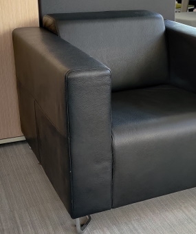 Fotel wypoczynkowy czarny (kostka) płoza