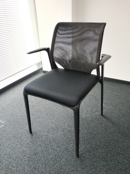 Krzesło konferencyjne VITRA MEDA czarne, siatka, sztaplowane