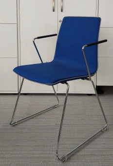 Krzesło konferencyjne K&N niebieskie płoza chrom