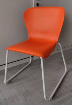 Krzesło do kantyny Steelcase pomarańczowe, płozy