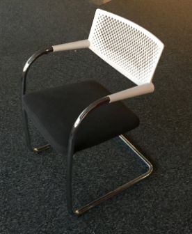 Krzesło konf. VITRA Vis a Vis białe oparcie, czarna tapicerka