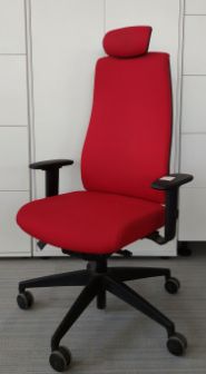 Fotel Interstuhl czerwony z zagłówkiem
