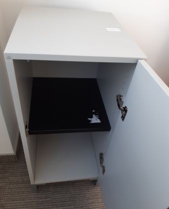 Szafka Steelcase 2OH biała wąska 40 - zdjęcie główneSzafka Steelcase 2OH biała wąska 40 - zdjęcie główne