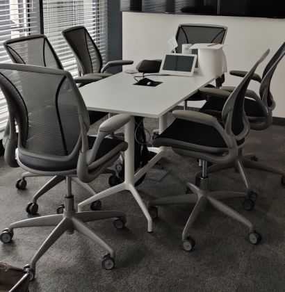 Stół konferencyjny 160x80 biały mediaport - zdjęcie główneStół konferencyjny 160x80 biały mediaport - zdjęcie główne