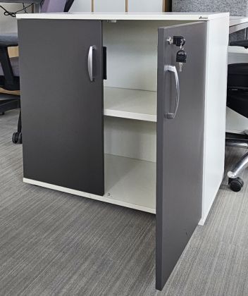 Szafa MARO 2OH biała front grafit - zdjęcie główneSzafa MARO 2OH biała front grafit - zdjęcie główne