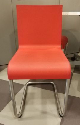 Krzesło kantyna VITRA czerwone tworzywo, płoza - zdjęcie główneKrzesło kantyna VITRA czerwone tworzywo, płoza - zdjęcie główne