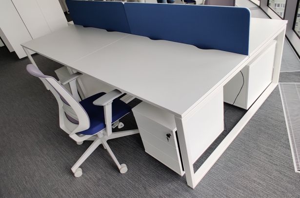 Bench MARO 2-os. 140x80 biały noga O - zdjęcie główneBench MARO 2-os. 140x80 biały noga O - zdjęcie główne