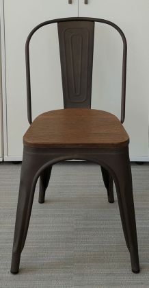 Krzesło kantyna LOFT z drewnianym siedziskiem - zdjęcie główneKrzesło kantyna LOFT z drewnianym siedziskiem - zdjęcie główne