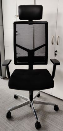 Krzesło biurowe Bejot ELEVEN z zagłówkiem - zdjęcie główneKrzesło biurowe Bejot ELEVEN z zagłówkiem - zdjęcie główne