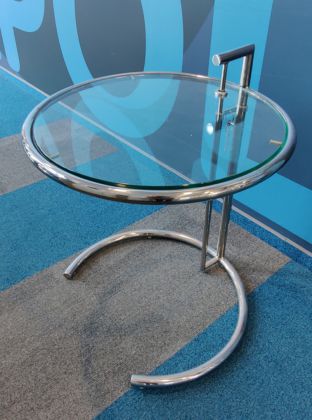 Stolik kawowy szkło chrom śr. 52 cm, wys. 56 cm le Corbusier - zdjęcie główneStolik kawowy szkło chrom śr. 52 cm, wys. 56 cm le Corbusier - zdjęcie główne
