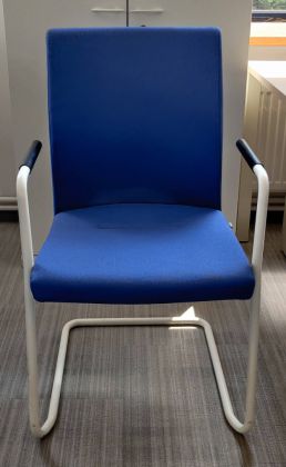 Krzesło konferencyjne Bejot niebieski, kat. B - zdjęcie główneKrzesło konferencyjne Bejot niebieski, kat. B - zdjęcie główne