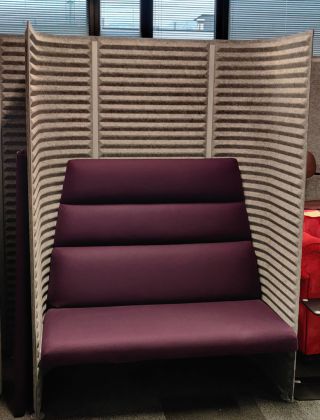 Sofa akustyczna NOTI wysoka fioletowa - zdjęcie główneSofa akustyczna NOTI wysoka fioletowa - zdjęcie główne