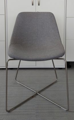 Krzesło konferencyjne NOTI szare płoza - zdjęcie główneKrzesło konferencyjne NOTI szare płoza - zdjęcie główne