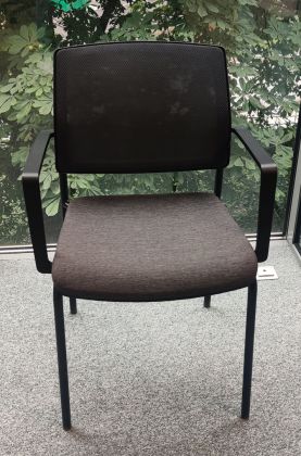 Krzesło MDD czarne siatka - zdjęcie główneKrzesło MDD czarne siatka - zdjęcie główne
