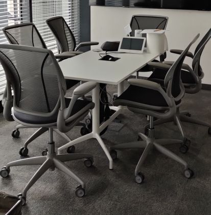 Stół konferencyjny 140x70 biały mediaport - zdjęcie główneStół konferencyjny 140x70 biały mediaport - zdjęcie główne