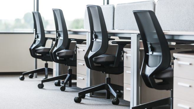 Meble na krótkoterminowy projekt? Wynajem to rozwiązanie dla dynamicznych zespołów