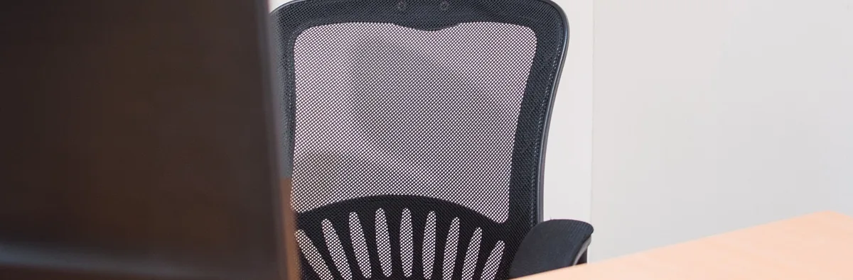 Jak wybrać najlepszy używany fotel ergonomiczny do biura?
