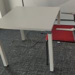 Krzesło konferencyjne Vitra Meda Slim czerwone chromowe podłokietniki