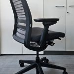 Fotel obrotowy STEELCASE THINK V2 pl. szare / antracyt