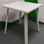 Stół konferencyjny 70x70 biały nogi kwadratowe