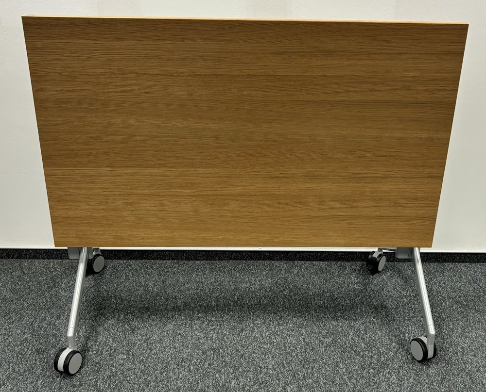 Stół mobilny KINNARPS 120x70 dąb kółka