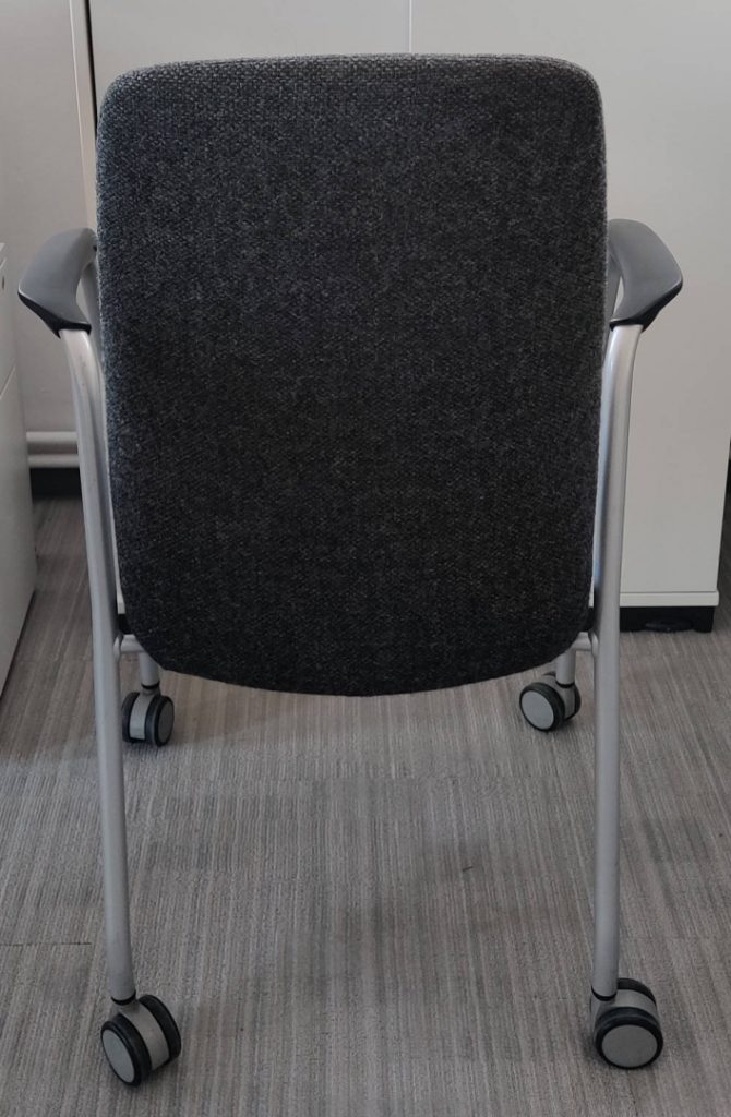 Krzesło konferencyjne Kinnarps 5000CV ciemnoszare kółka