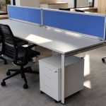 Bench 4-os. Steelcase FrameOne 160x80 biały + 2 scianki niebieskie
