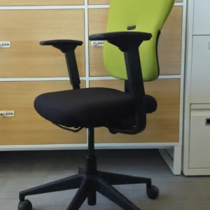 Fotel obrotowy STEELCASE LET'S B zielono-czarny (przetapicerowane siedzisko)