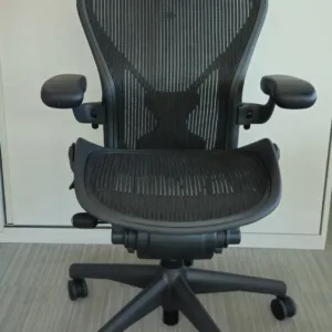 Fotel  ergonomiczny Hermann Miller AERON czarny