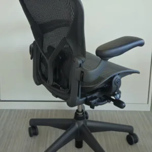Fotel  ergonomiczny Hermann Miller AERON czarny