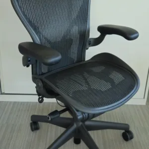 Fotel  ergonomiczny Hermann Miller AERON czarny