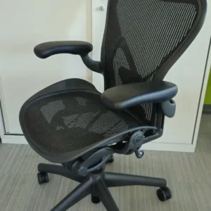 Fotel  ergonomiczny Hermann Miller AERON czarny