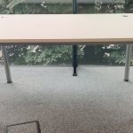 Biurko Wuteh 140x80 jasnoszare