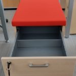 Kontener  AKTIU 3 szuflady dąb uchwyt poducha