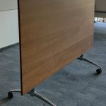Stół mobilny BENE orzech 180x90 (uszkodzenia blatu)