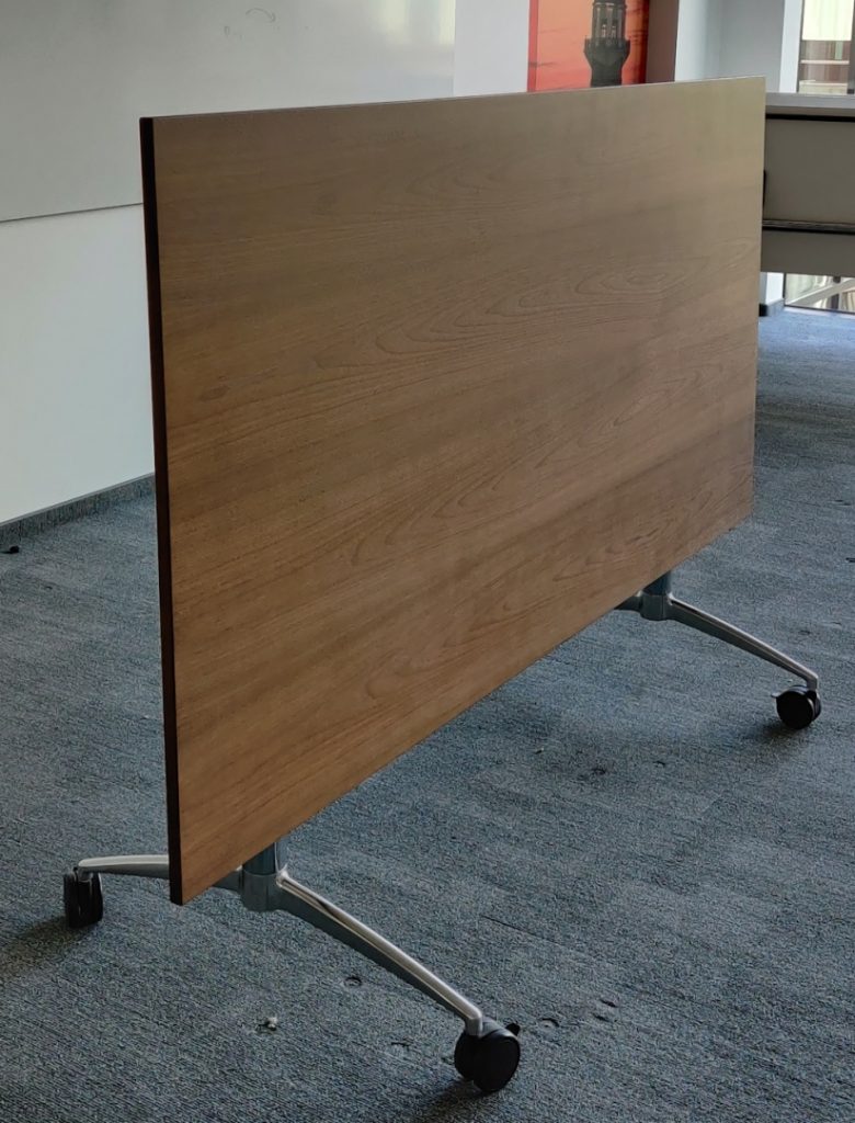 Stół mobilny BENE orzech 180x90 (uszkodzenia blatu)