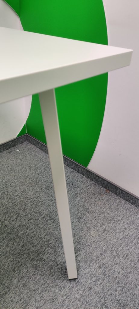 Stół konferencyjny 90x90 biały nogi kwadratowe