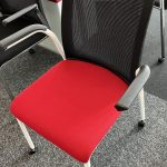Krzesło konferencyjne STEELCASE Reply czerwone czarne BEZ kółek
