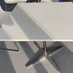 Stolik BENE 80x80 biały baza chrom krzyżak