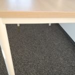 Biurko Mikomax 140x80 dąb nogi białe kat. B