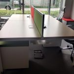 Bench Actiu 2 os. 140x80x+ścianka dąb bielony noga biała mediabox