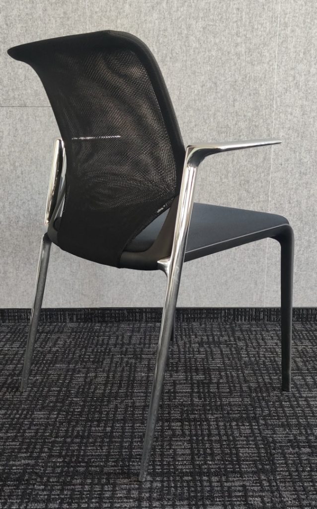 Krzesło konferencyjne Vitra Meda czarne