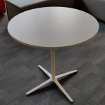 Stolik pneumatyczny BENE śr. 80 cm biały