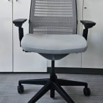 Fotel obrotowy STEELCASE THINK V2 szare,szare