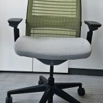 Fotel obrotowy STEELCASE THINK V2 pl zielone / szare