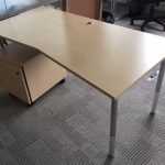 Biurko Martela Pinta 160x80 wcięcie brzoza chrom
