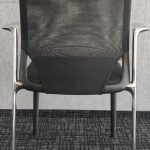 Krzesło konferencyjne Vitra Meda czarne