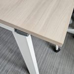 Biurko Steelcase 160x80 dąb bielony nogi A