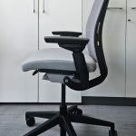 Fotel obrotowy STEELCASE THINK V2 szare,szare